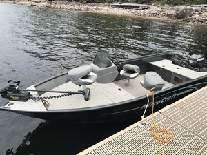 16 ft Mirrocraft Boat