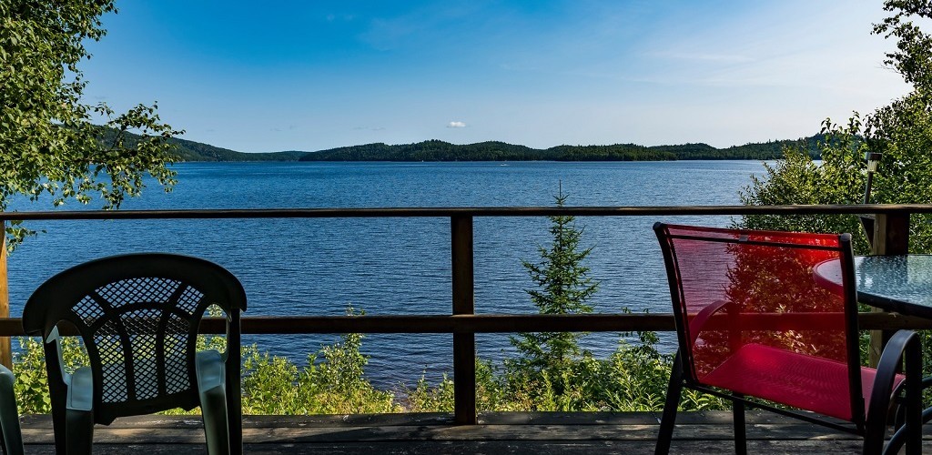 Forfaits de chasse au gros gibier au loup — Whitefish Lodge & Outpost Camps – Whitefish Lodge & Outpost Camps